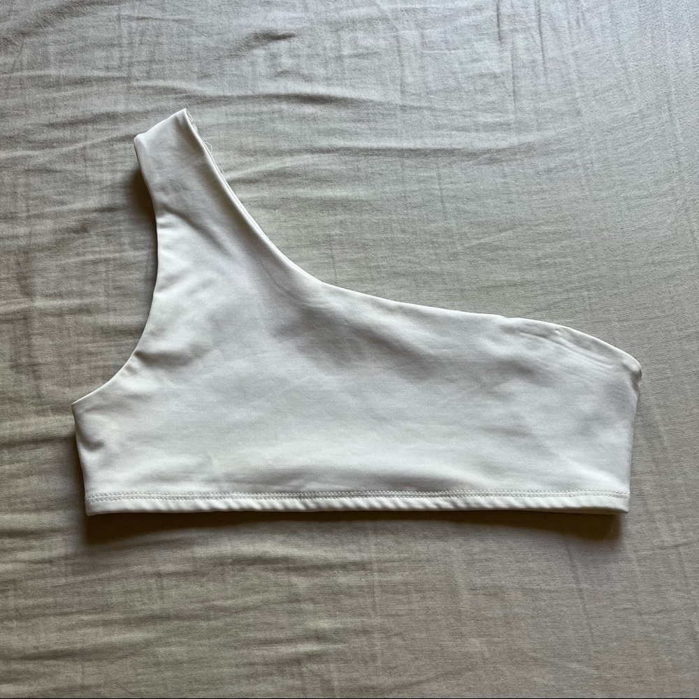 LF the Brand‎ white knit one shoulder crop tank top